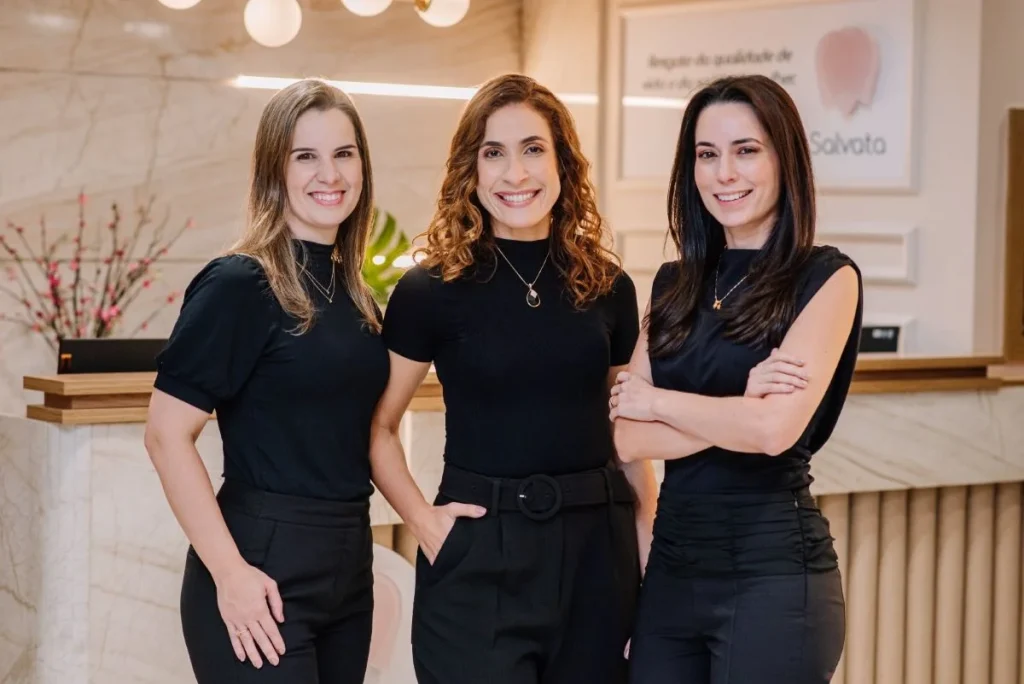 Dra. Sara Arcanjo, Dra. Kathiane Lustosa e Dra. Andreisa Bilhar na Clinica Salvata.